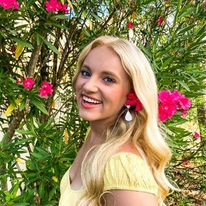 Meet your Posher, Avery